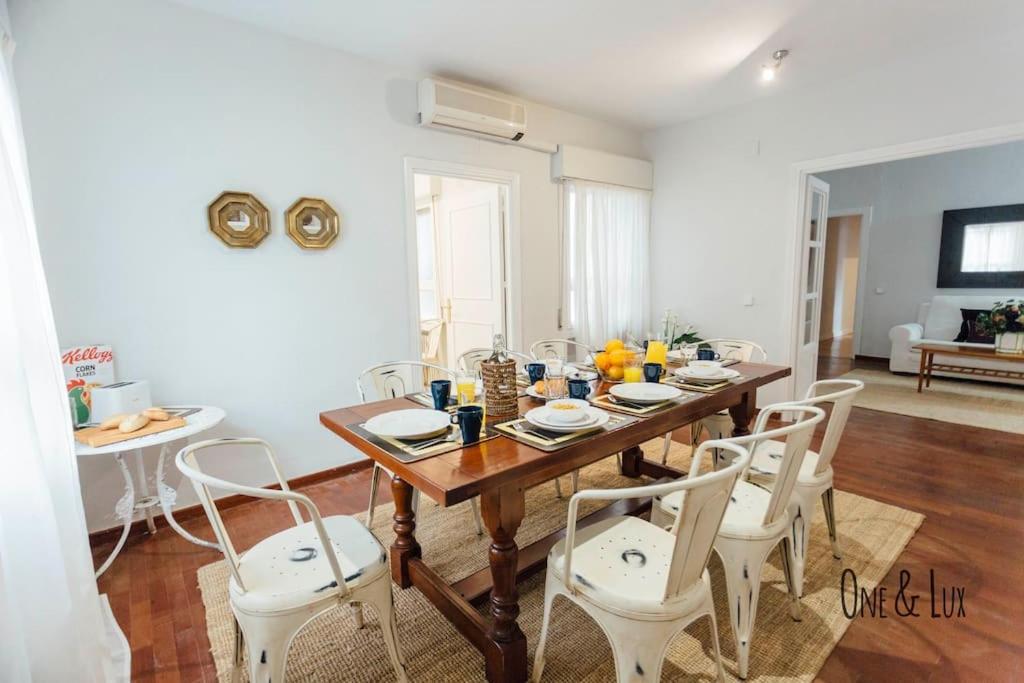 O&L Aire - Spacious And Bright Apartment In The Heart Of Севиля Екстериор снимка