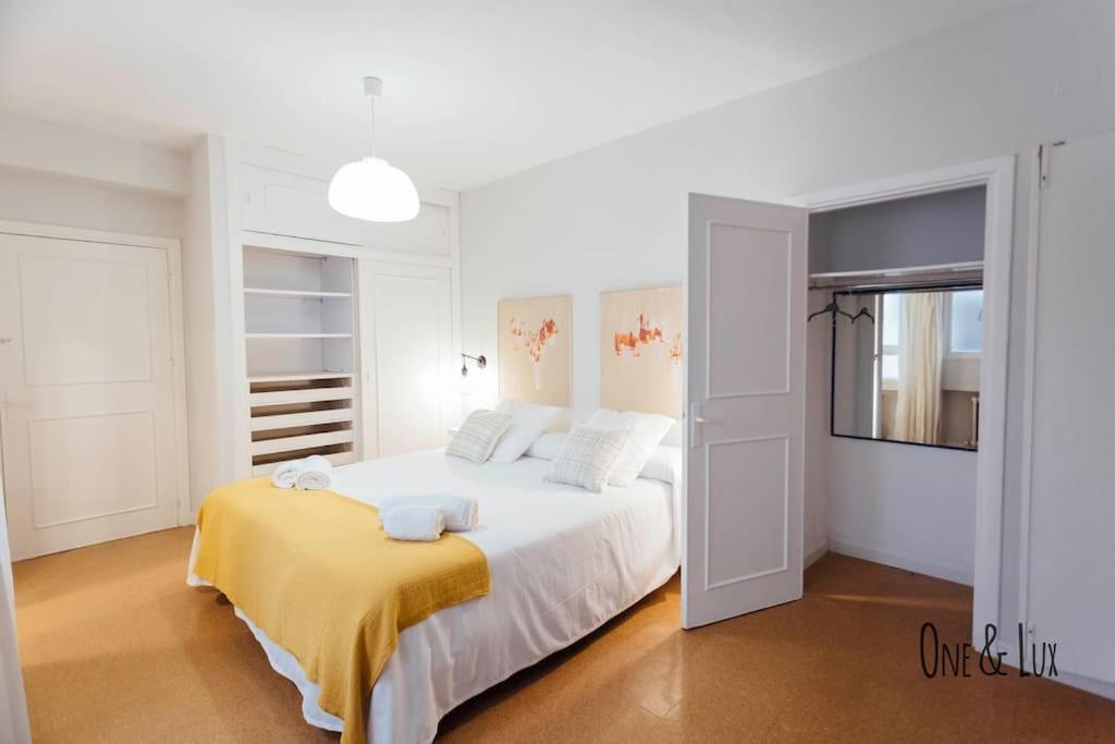 O&L Aire - Spacious And Bright Apartment In The Heart Of Севиля Екстериор снимка
