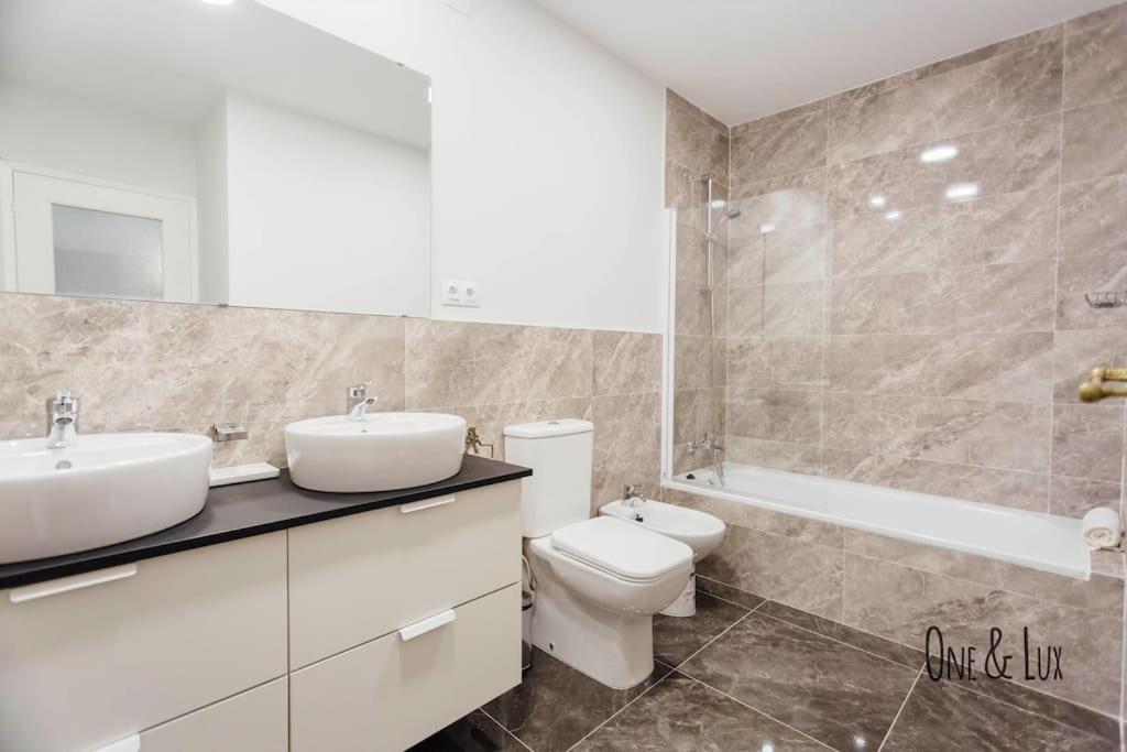 O&L Aire - Spacious And Bright Apartment In The Heart Of Севиля Екстериор снимка