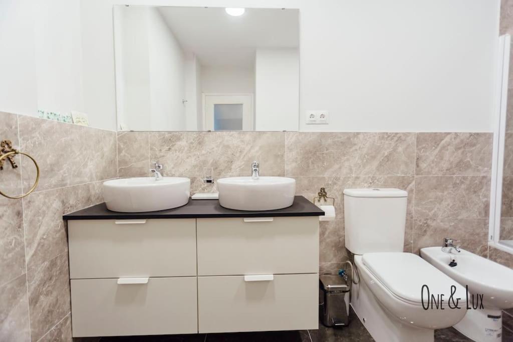 O&L Aire - Spacious And Bright Apartment In The Heart Of Севиля Екстериор снимка
