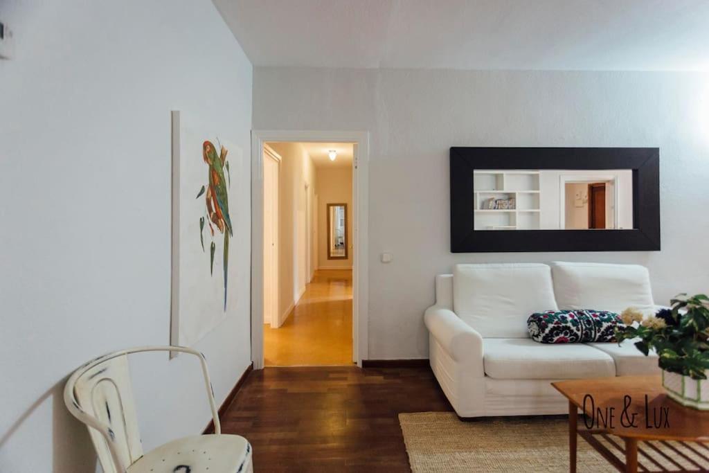 O&L Aire - Spacious And Bright Apartment In The Heart Of Севиля Екстериор снимка