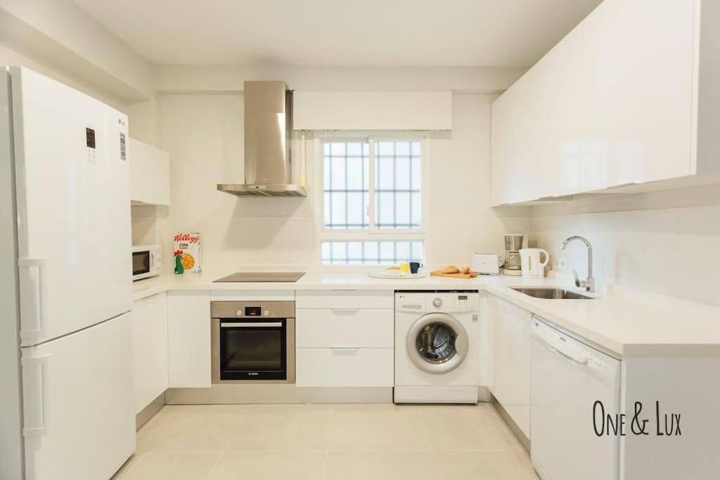 O&L Aire - Spacious And Bright Apartment In The Heart Of Севиля Екстериор снимка