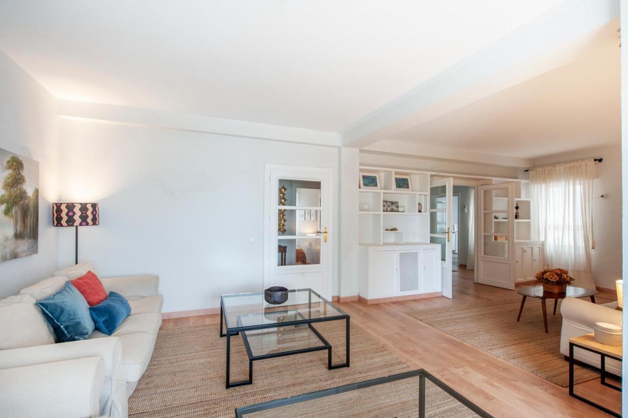 O&L Aire - Spacious And Bright Apartment In The Heart Of Севиля Екстериор снимка